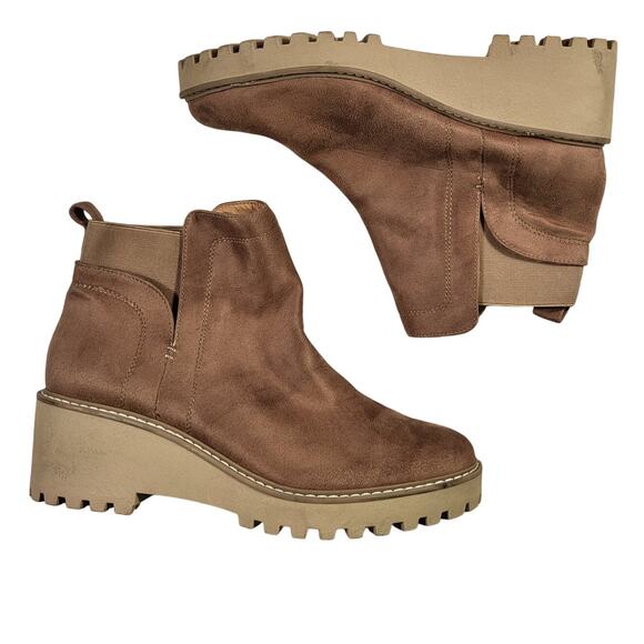 NEW DV Dolce Vita Women's Rielle Chelsea Lug Sole dune suede bootie sz 11 - Picture 3 of 8